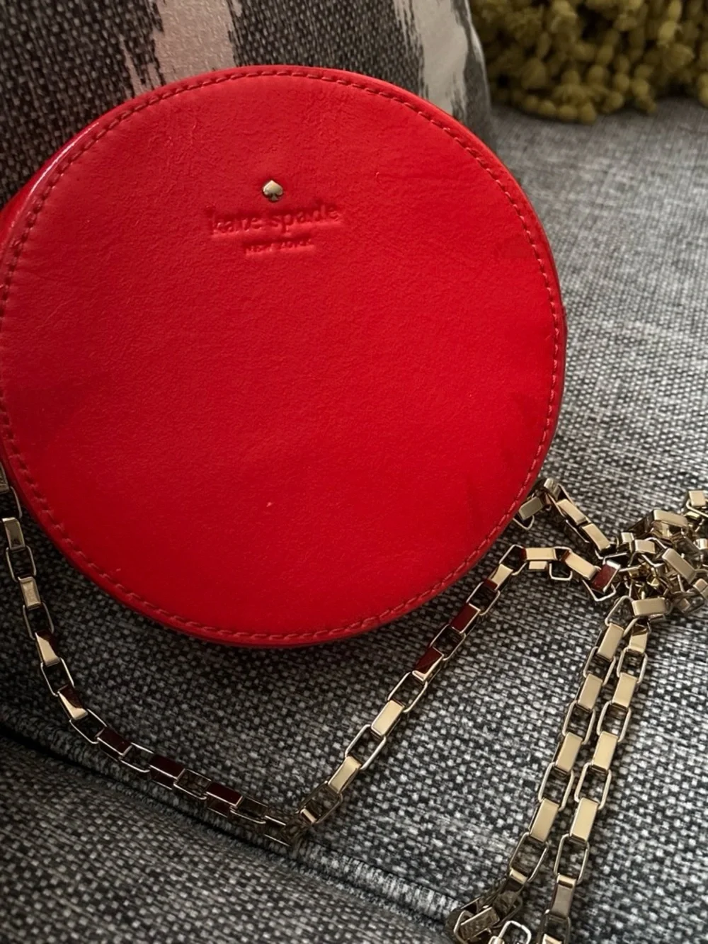 kate spade red round mini crossbody with gold chain